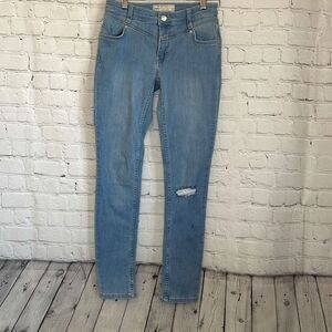 Free People Light Wash Slightly Distressed Skinny Jeans size 25